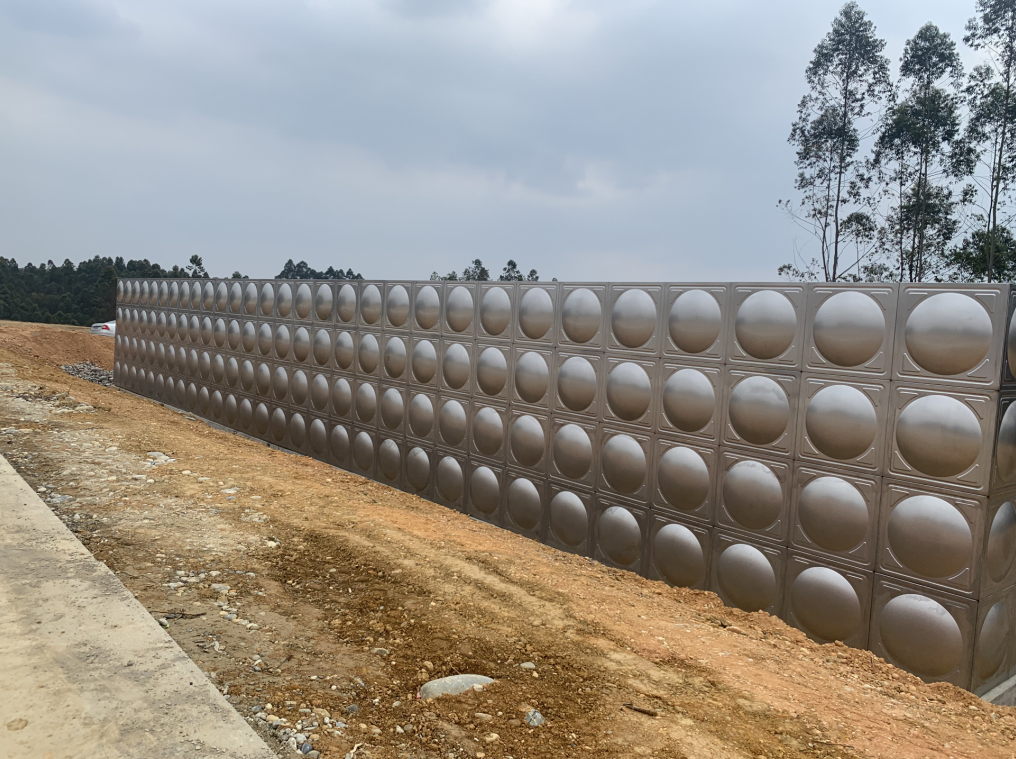 乐山巨星牧业1200吨不锈钢水箱